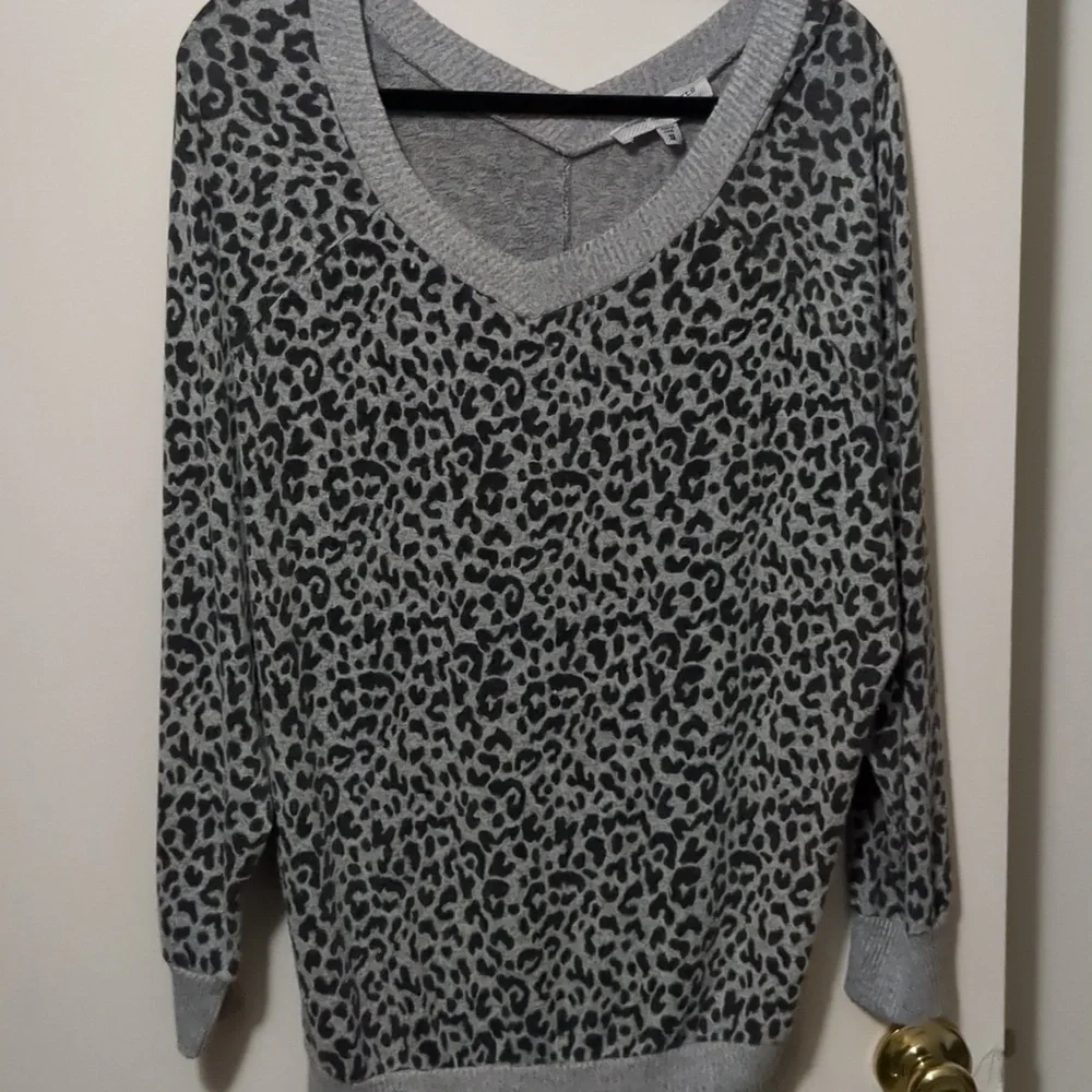 Tempted Hearts Sweater - Picture 2 of 6